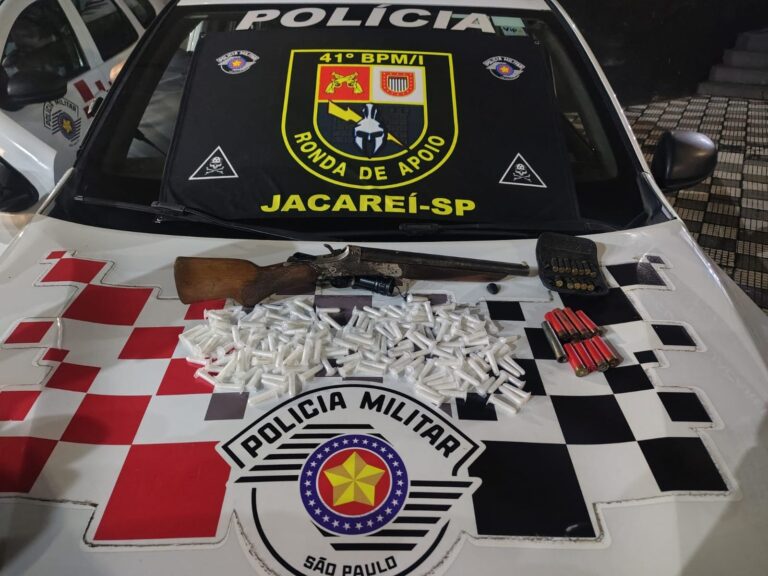 Homem é preso após ser encontrado com espingarda em bar de Jacareí