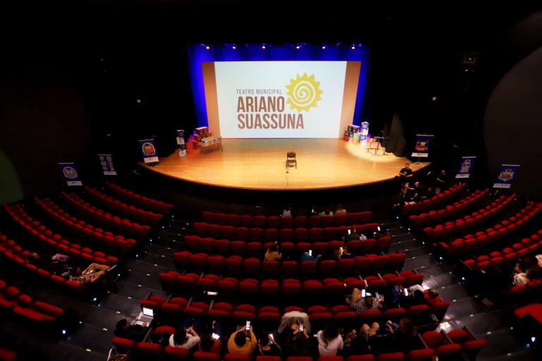 Teatro Ariano Suassuna em Jacareí tem inscrições abertas para uso até dezembro