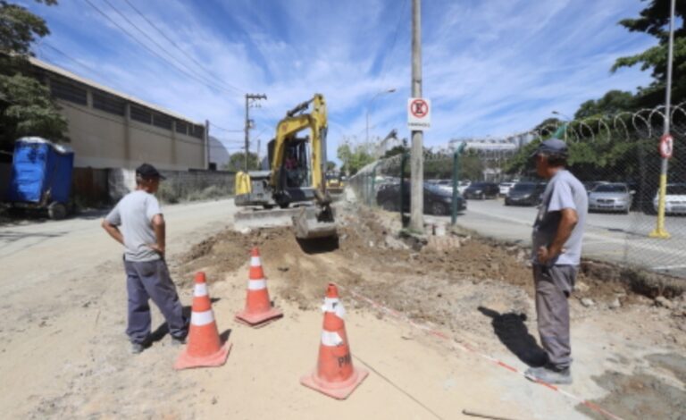 Jacareí realiza obra de microdrenagem no bairro Rio Abaixo